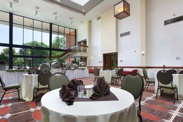 Airport & Conference Center 4*