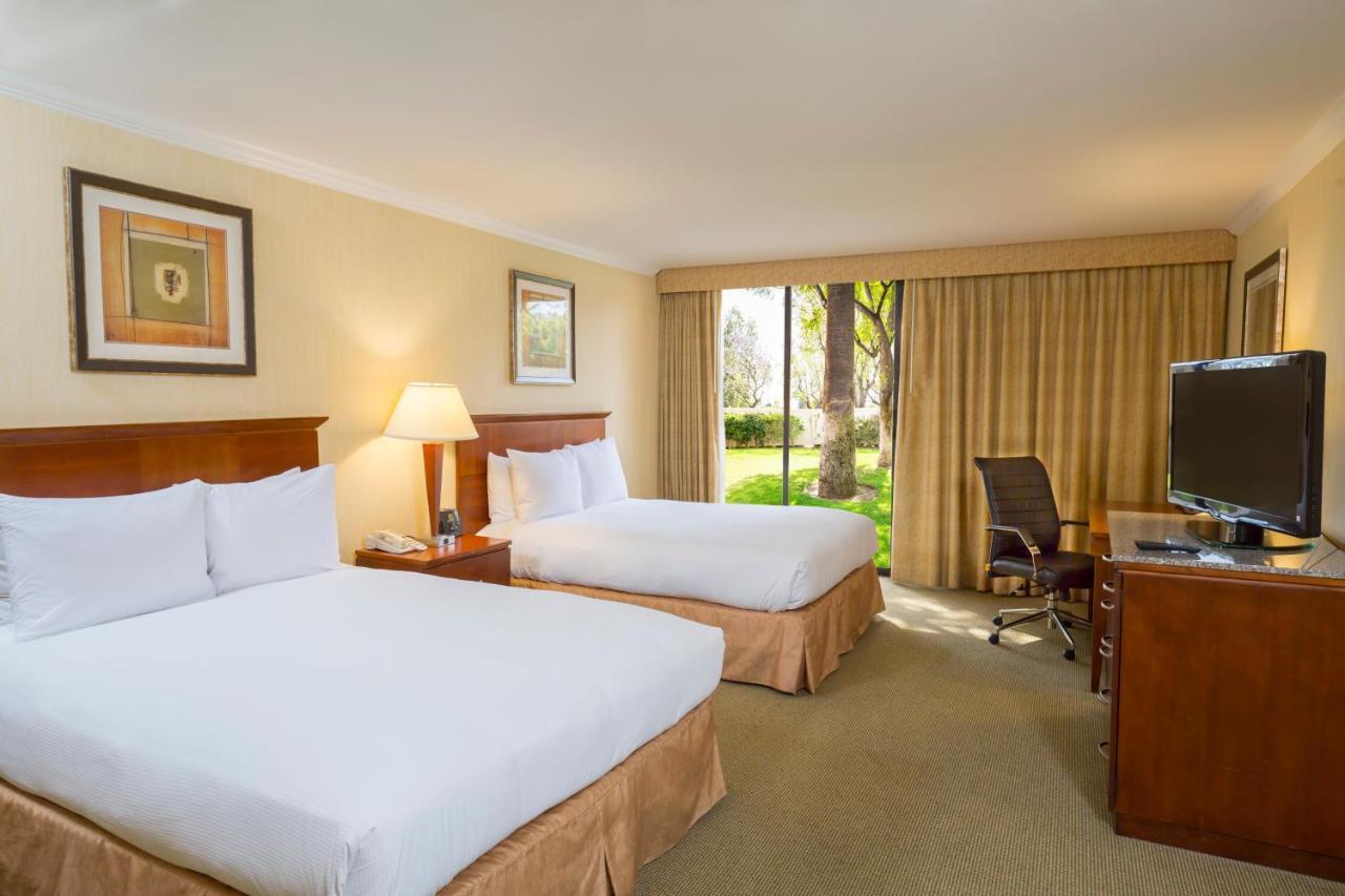 Hotel Airport & Conference Center 4*