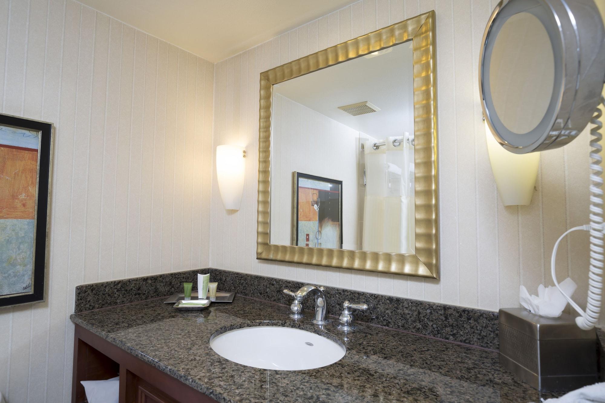 Airport Hotel&conference Center Ontario