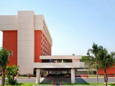Airport Hotel&conference Center 4* Ontario